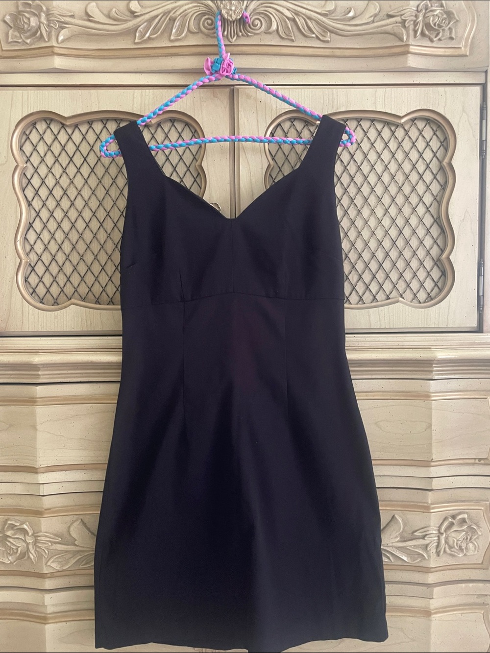 Vintage 90s Black V-Neck Women’s Dress
